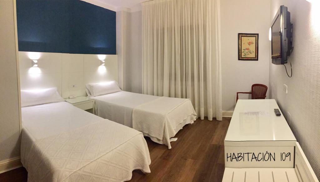 Hostal Vista Alegre Castro Urdiales Luaran gambar