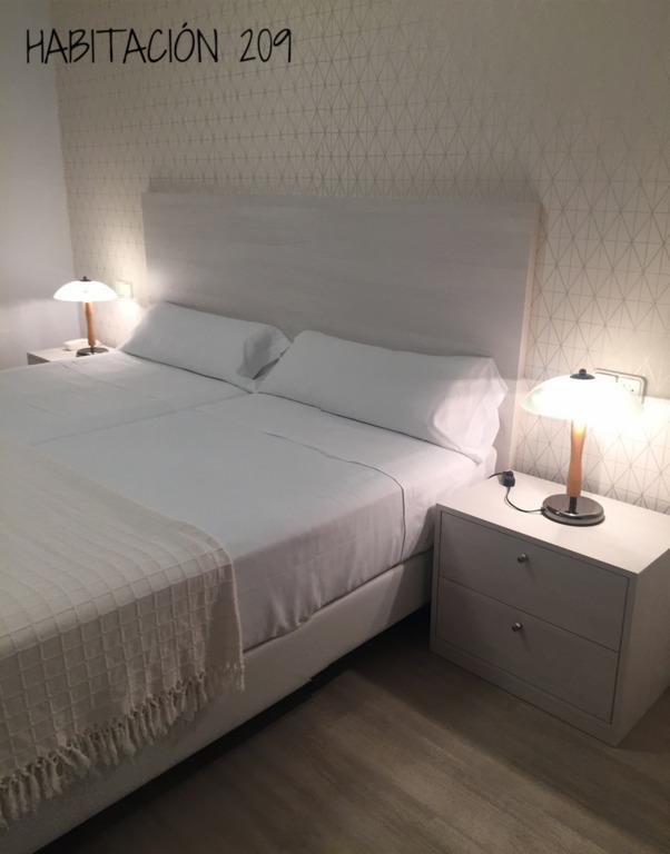 Hostal Vista Alegre Castro Urdiales Luaran gambar